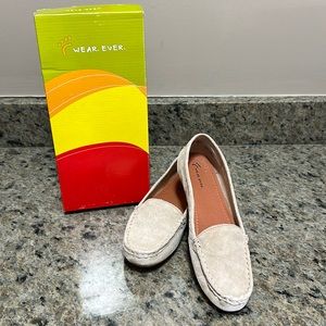 Wear Ever Kammey Sand suede flats Sz 8.5